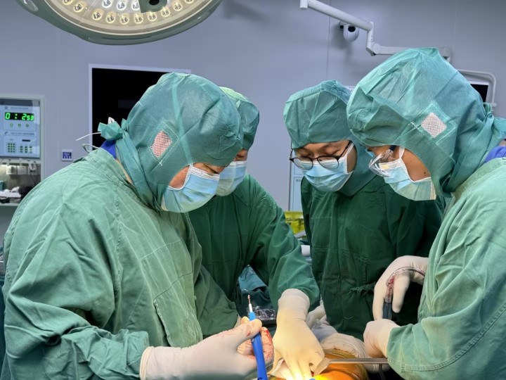 零的突破！北京首例ATTUNE生物型膝關節置換手術在德爾康尼完成(chéng)